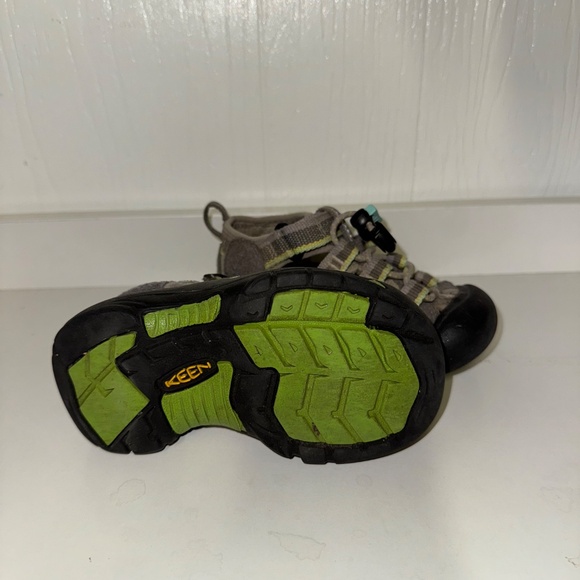 Keens - Picture 2 of 4